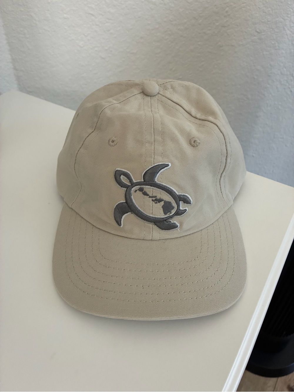 NWOT Crazy shirts Beige Baseball Cap with Turtle Patch dad hat